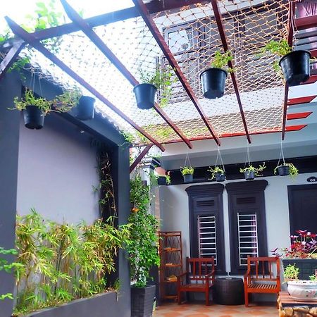 Vibola Guesthouse Kampot Buitenkant foto