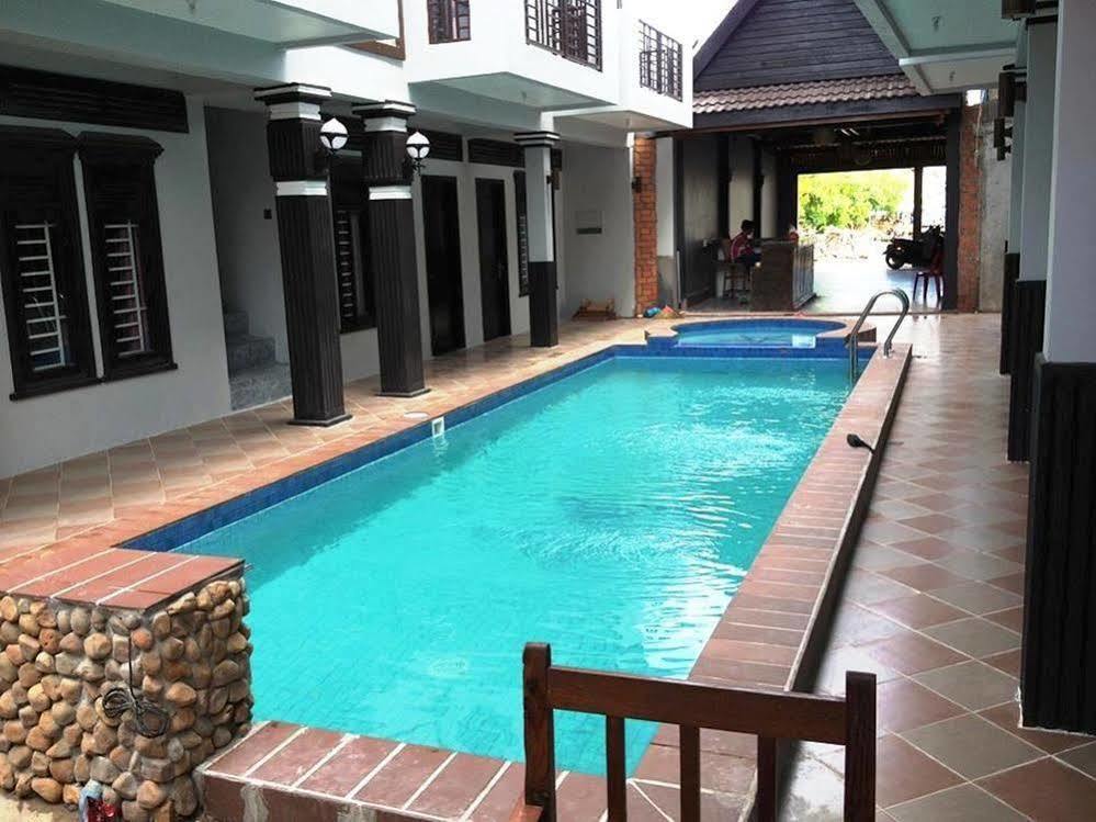 Vibola Guesthouse Kampot Buitenkant foto