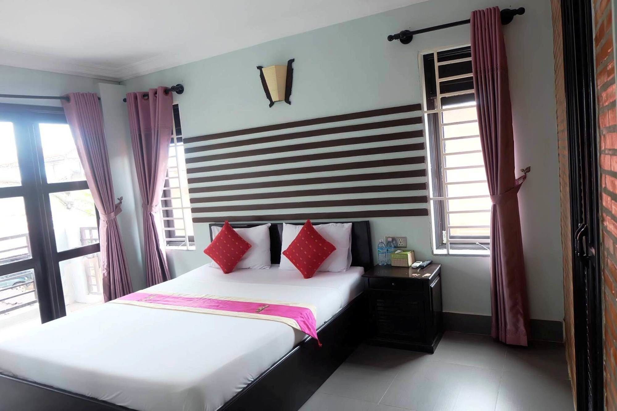Vibola Guesthouse Kampot Buitenkant foto