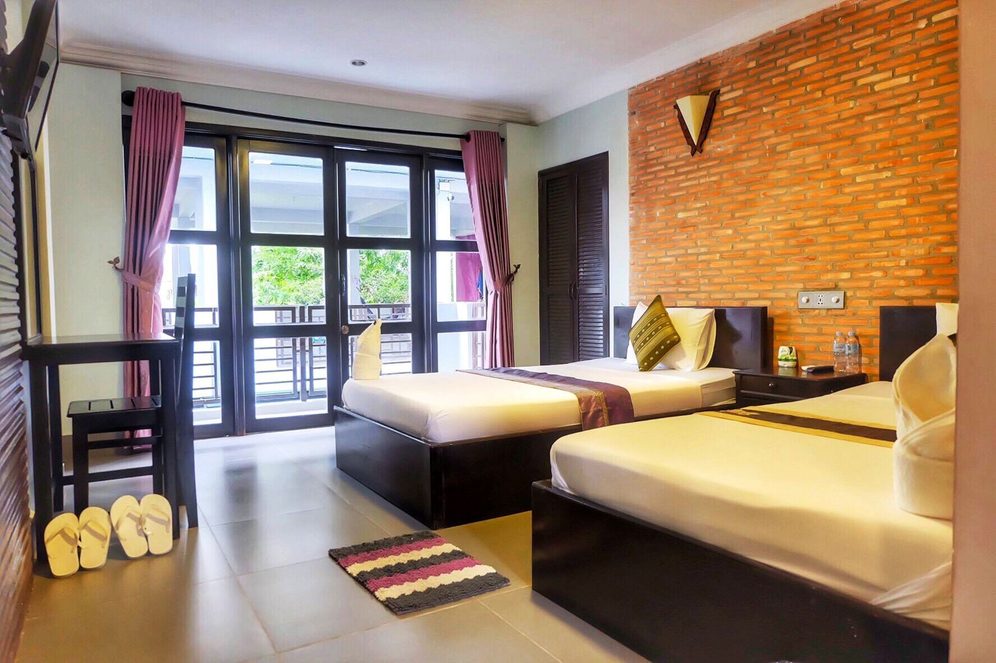 Vibola Guesthouse Kampot Buitenkant foto
